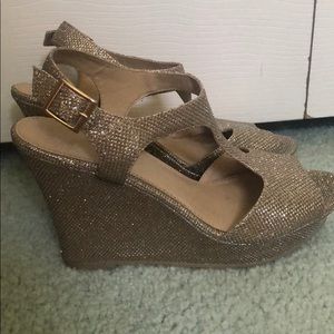 Glitter pumps